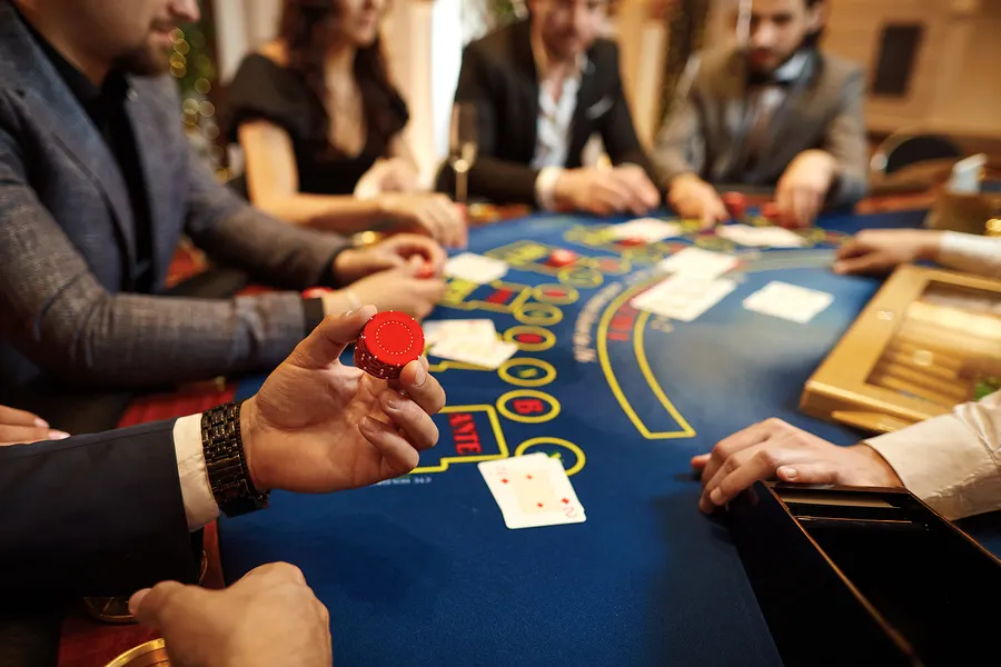 Luật Chơi Baccarat: Hướng Dẫn Đầy Đủ Và Thắng Lớn image-1744661287897