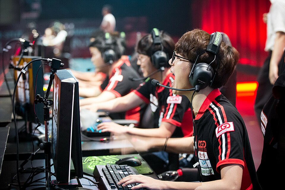 Esports 7: Exploring Vietnam’s Rising Gaming Powerhouse image-1748537136347