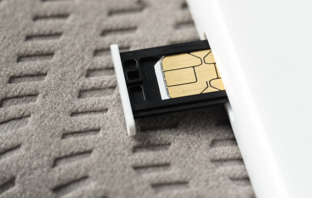 SIM Slots: Everything You Need To Know About This Essential Mobile Feature image-1748535431164