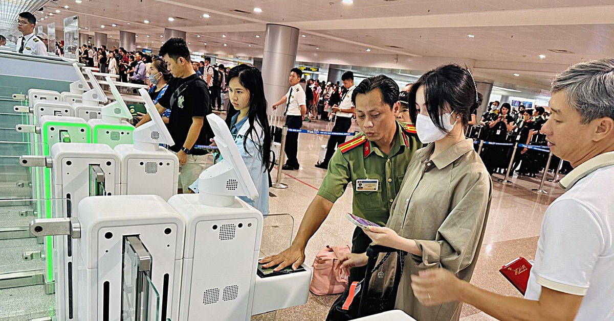 Bay Nội Địa Có Phải Làm Thủ Tục An Ninh Không? TimChuyenBay.com Chia Sẻ image-1753113617062