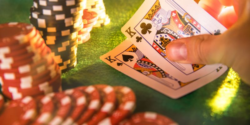 Bí Quyết Chơi Poker Giỏi: Nâng Cao Kỹ Năng Để Trở Thành Cao Thủ image-1753117800597