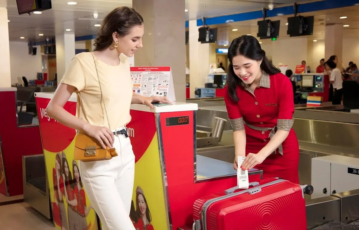Có Được Nhờ Người Khác Làm Thủ Tục Hộ Không? Giải Đáp Từ TimChuyenBay.com image-1753112771489