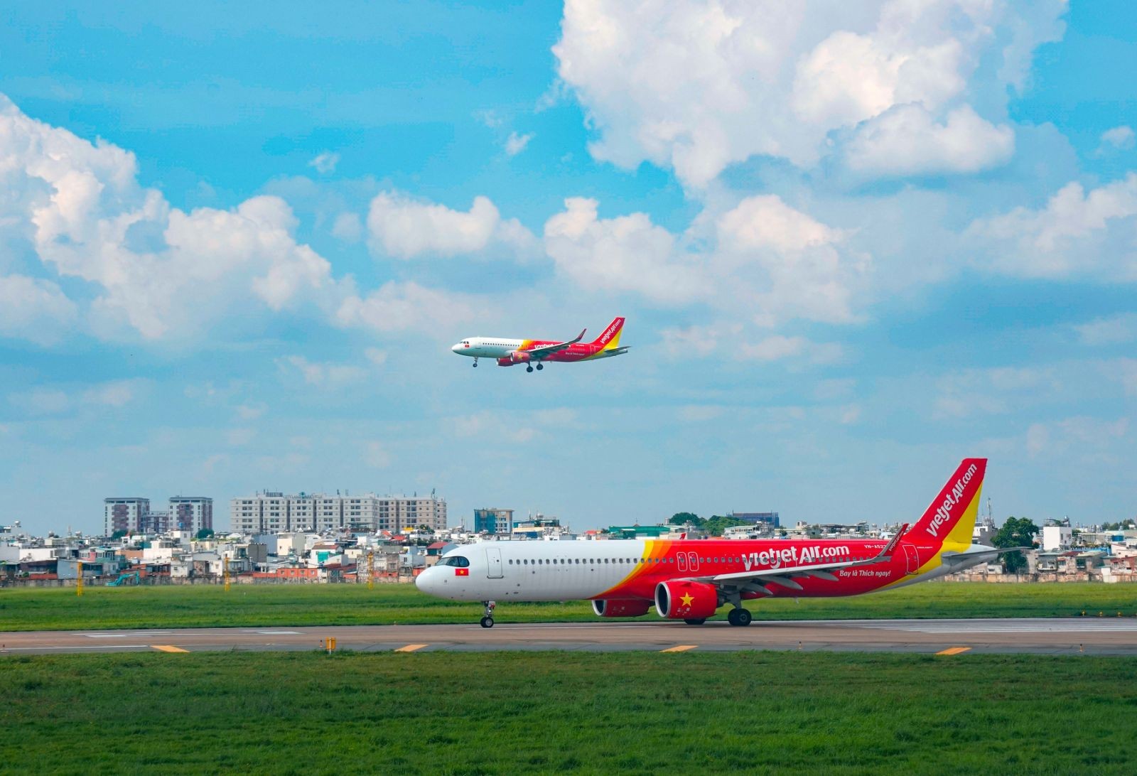 Người Già Có Được Giảm Giá Vé Không? Vietjet Net Giải Đáp image-1753113722885