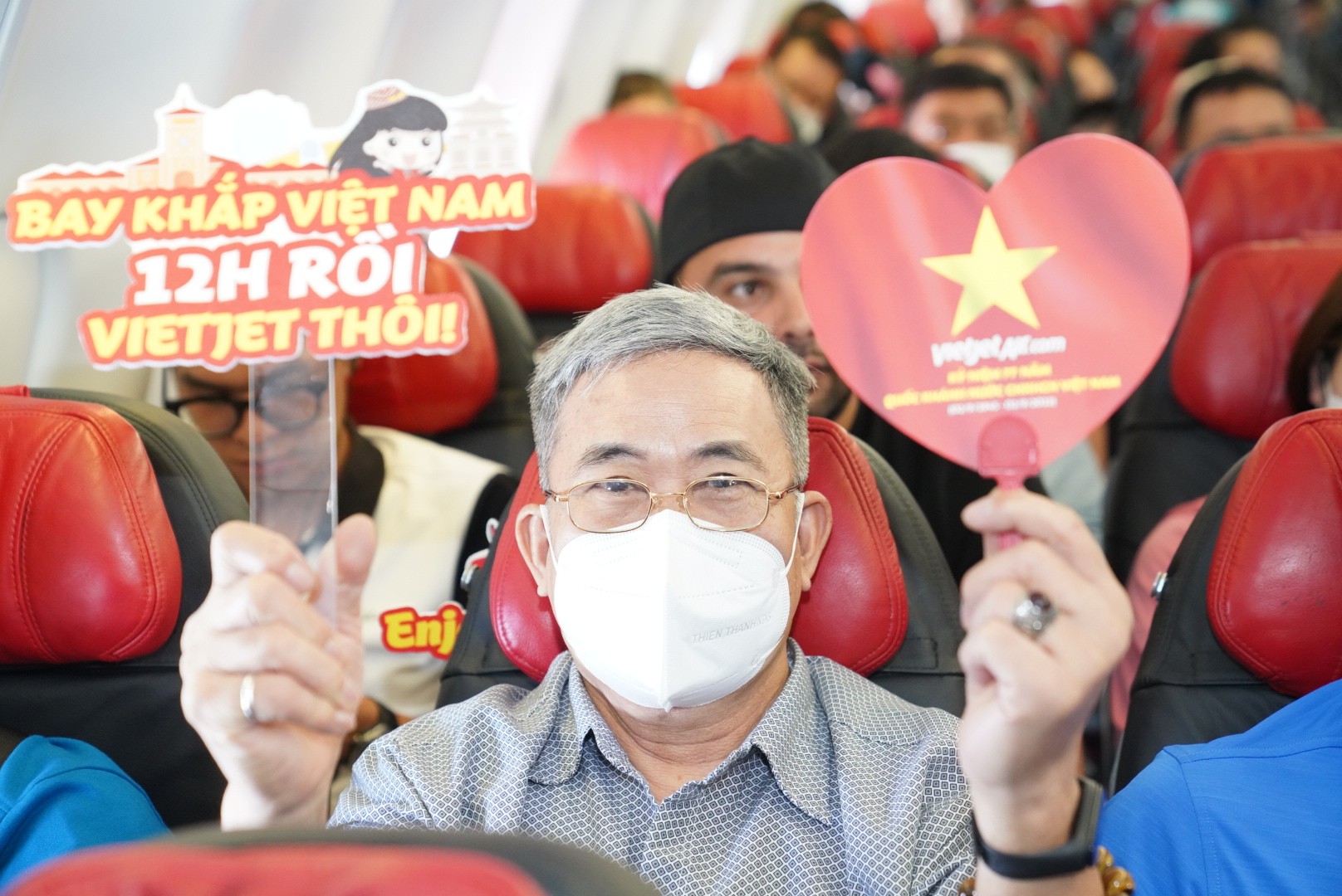 Người Già Có Được Giảm Giá Vé Không? Vietjet Net Giải Đáp image-1753113724295