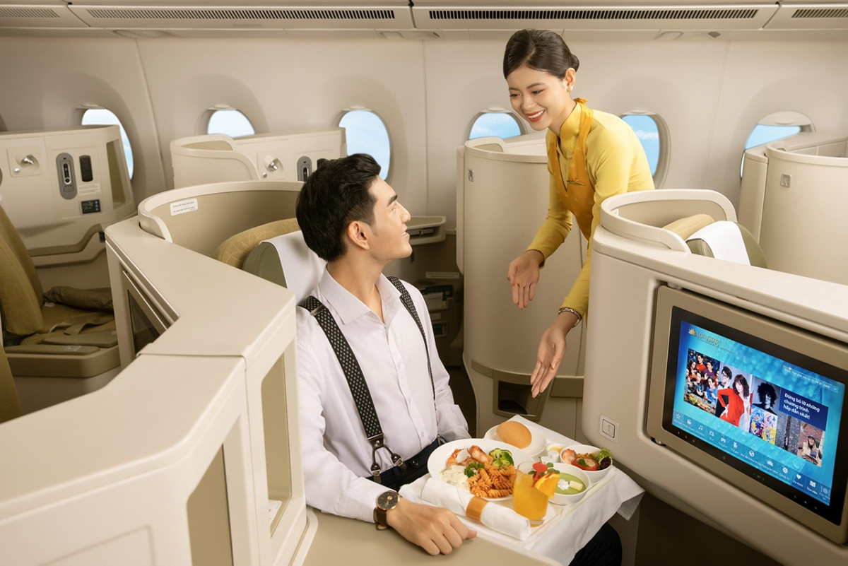 Sự Khác Nhau Giữa Vé Phổ Thông Và Vé Thương Gia? Giải Đáp Từ Tìm Chuyến Bay image-1753115730328