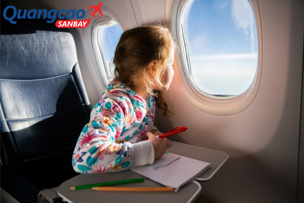 Trẻ Em Đi Máy Bay Một Mình Có Được Không? Vietjet Net Giải Đáp image-1753113954316
